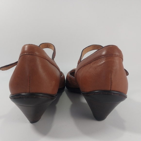 Sofft Light Brown Mary Jane Low Heel Shoes Ankle Strap, 7.5 - Picture 7 of 11